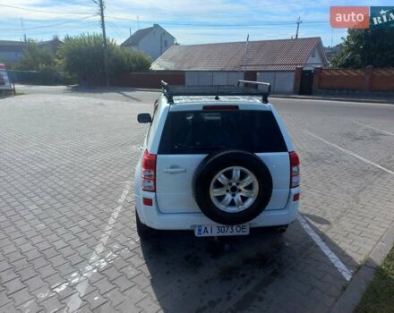 Білий Сузукі Гранд Вітара, об'ємом двигуна 2.4 л та пробігом 280 тис. км за 9000 $, фото 7 на Automoto.ua
