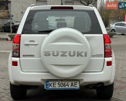 Білий Сузукі Гранд Вітара, об'ємом двигуна 2.4 л та пробігом 181 тис. км за 10900 $, фото 5 на Automoto.ua