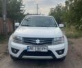 Белый Сузуки Гранд Витара, объемом двигателя 2.39 л и пробегом 180 тыс. км за 9000 $, фото 3 на Automoto.ua