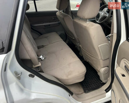 Белый Сузуки Гранд Витара, объемом двигателя 2.39 л и пробегом 280 тыс. км за 7650 $, фото 12 на Automoto.ua