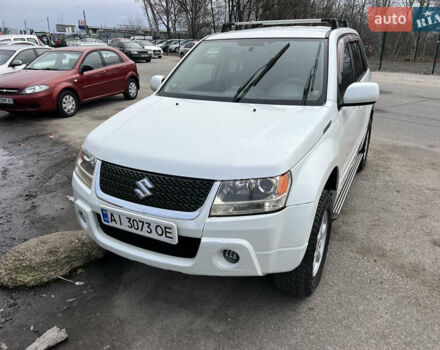 Белый Сузуки Гранд Витара, объемом двигателя 2.39 л и пробегом 280 тыс. км за 7650 $, фото 14 на Automoto.ua