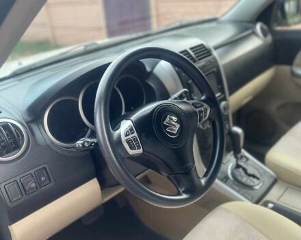 Белый Сузуки Гранд Витара, объемом двигателя 2.39 л и пробегом 180 тыс. км за 9000 $, фото 7 на Automoto.ua