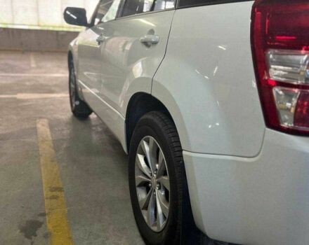 Белый Сузуки Гранд Витара, объемом двигателя 2.4 л и пробегом 91 тыс. км за 13000 $, фото 4 на Automoto.ua