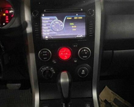 Белый Сузуки Гранд Витара, объемом двигателя 2.4 л и пробегом 91 тыс. км за 13000 $, фото 9 на Automoto.ua