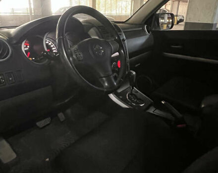 Белый Сузуки Гранд Витара, объемом двигателя 2.39 л и пробегом 91 тыс. км за 13000 $, фото 10 на Automoto.ua