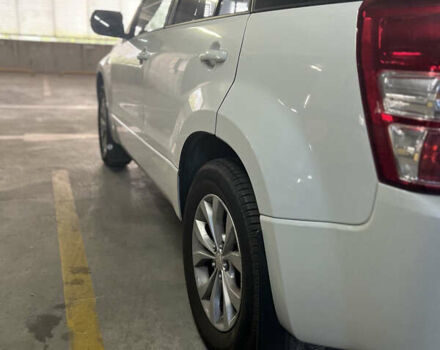 Белый Сузуки Гранд Витара, объемом двигателя 2.39 л и пробегом 91 тыс. км за 13000 $, фото 4 на Automoto.ua