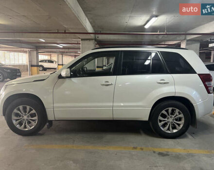 Белый Сузуки Гранд Витара, объемом двигателя 2.39 л и пробегом 91 тыс. км за 13000 $, фото 3 на Automoto.ua