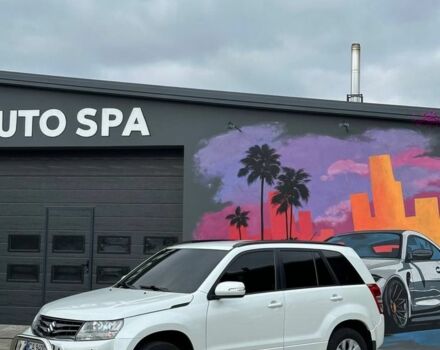 Білий Сузукі Гранд Вітара, об'ємом двигуна 2.4 л та пробігом 99 тис. км за 13799 $, фото 2 на Automoto.ua