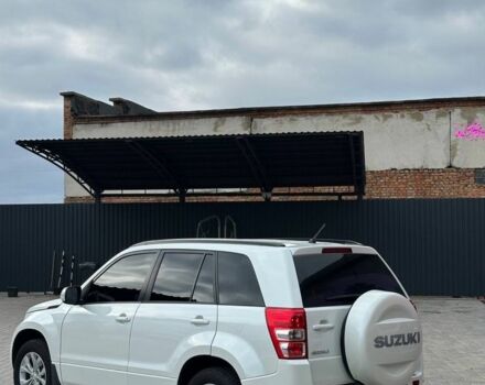 Білий Сузукі Гранд Вітара, об'ємом двигуна 2.4 л та пробігом 99 тис. км за 13799 $, фото 3 на Automoto.ua