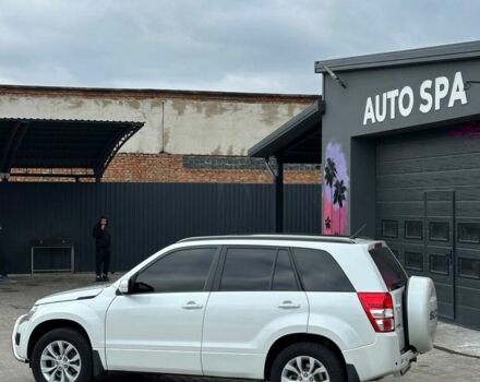 Білий Сузукі Гранд Вітара, об'ємом двигуна 2.4 л та пробігом 99 тис. км за 13799 $, фото 6 на Automoto.ua