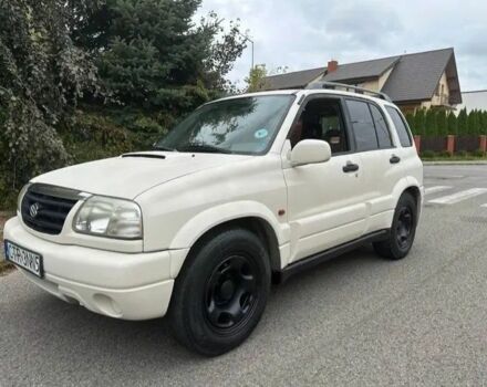 Белый Сузуки Гранд Витара, объемом двигателя 2 л и пробегом 320 тыс. км за 4000 $, фото 1 на Automoto.ua