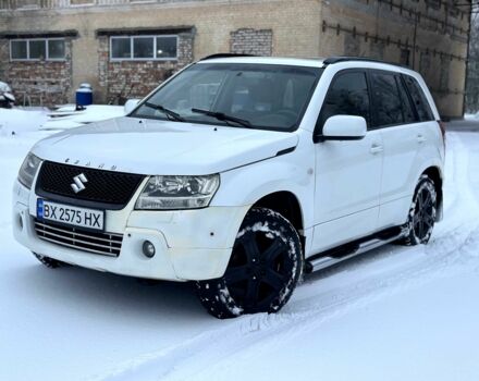 Белый Сузуки Гранд Витара, объемом двигателя 2 л и пробегом 197 тыс. км за 5500 $, фото 1 на Automoto.ua