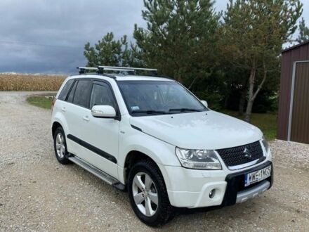 Белый Сузуки Гранд Витара, объемом двигателя 2.2 л и пробегом 246 тыс. км за 3450 $, фото 1 на Automoto.ua