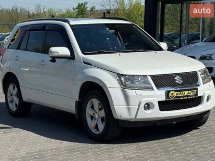 Сузуки Гранд Витара 2008 в Черновцах на Automoto.ua Белый Сузуки Гранд Витара, объемом двигателя 2.39 л и пробегом 158 тыс. км за 10000 $, фото 1 на Automoto.ua