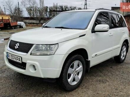 Білий Сузукі Гранд Вітара, об'ємом двигуна 2.39 л та пробігом 250 тис. км за 7700 $, фото 1 на Automoto.ua