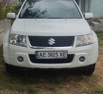 Сузукі Гранд Вітара 2010 у Дніпро (Дніпропетровську) на Automoto.ua Білий Сузукі Гранд Вітара, об'ємом двигуна 2.39 л та пробігом 140 тис. км за 10000 $, фото 1 на Automoto.ua