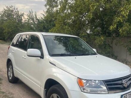 Сузуки Гранд Витара 2012 в Кривом Роге на Automoto.ua Белый Сузуки Гранд Витара, объемом двигателя 2.39 л и пробегом 180 тыс. км за 9000 $, фото 1 на Automoto.ua