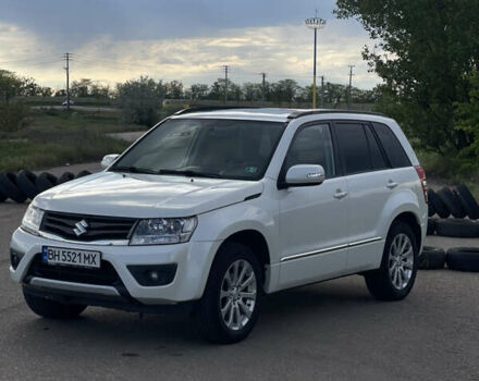 Белый Сузуки Гранд Витара, объемом двигателя 2.39 л и пробегом 180 тыс. км за 10000 $, фото 1 на Automoto.ua