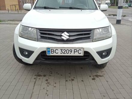 Сузуки Гранд Витара 2014 в Белой Церкве на Automoto.ua Белый Сузуки Гранд Витара, объемом двигателя 2.39 л и пробегом 251 тыс. км за 13000 $, фото 1 на Automoto.ua