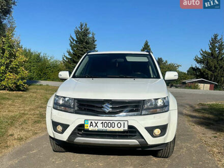 Сузуки Гранд Витара 2014 в Харькове на Automoto.ua Белый Сузуки Гранд Витара, объемом двигателя 2.39 л и пробегом 138 тыс. км за 11800 $, фото 1 на Automoto.ua