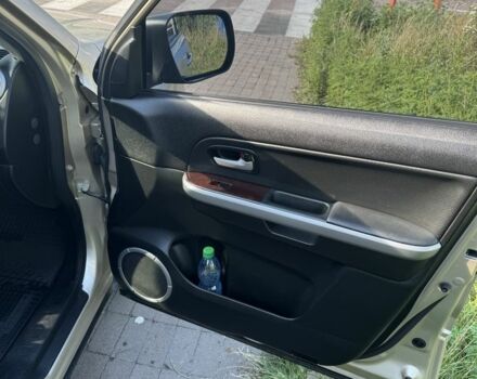 Бежевий Сузукі Гранд Вітара, об'ємом двигуна 2 л та пробігом 178 тис. км за 7800 $, фото 7 на Automoto.ua