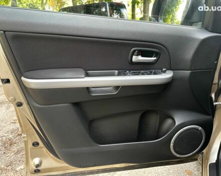Бежевий Сузукі Гранд Вітара, об'ємом двигуна 2.4 л та пробігом 143 тис. км за 7740 $, фото 6 на Automoto.ua
