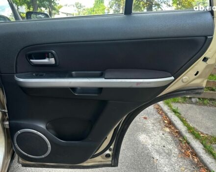 Бежевий Сузукі Гранд Вітара, об'ємом двигуна 2.4 л та пробігом 143 тис. км за 7740 $, фото 16 на Automoto.ua