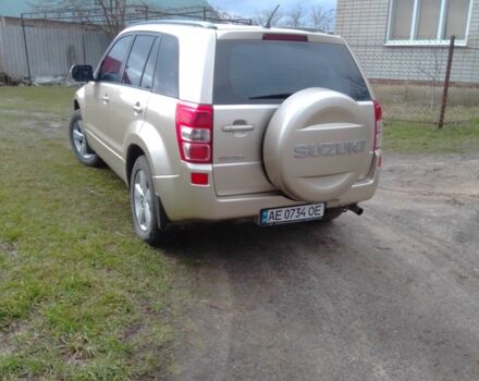 Бежевий Сузукі Гранд Вітара, об'ємом двигуна 2.4 л та пробігом 184 тис. км за 8000 $, фото 1 на Automoto.ua