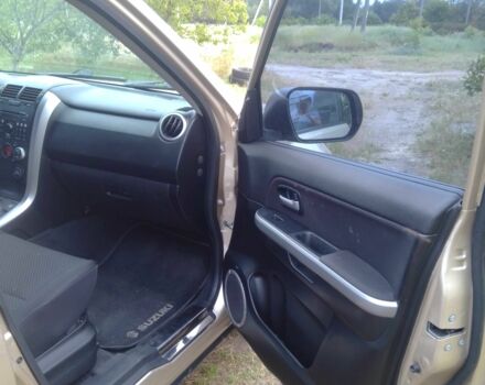 Бежевий Сузукі Гранд Вітара, об'ємом двигуна 2.4 л та пробігом 184 тис. км за 8000 $, фото 5 на Automoto.ua