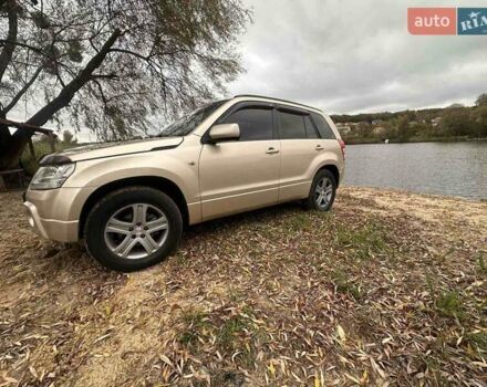 Бежевый Сузуки Гранд Витара, объемом двигателя 2 л и пробегом 204 тыс. км за 6400 $, фото 5 на Automoto.ua