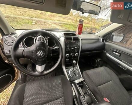 Бежевый Сузуки Гранд Витара, объемом двигателя 2 л и пробегом 204 тыс. км за 6400 $, фото 7 на Automoto.ua