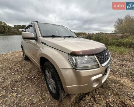 Бежевый Сузуки Гранд Витара, объемом двигателя 2 л и пробегом 204 тыс. км за 6400 $, фото 1 на Automoto.ua