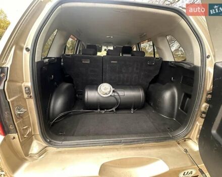Бежевый Сузуки Гранд Витара, объемом двигателя 2 л и пробегом 204 тыс. км за 6400 $, фото 4 на Automoto.ua