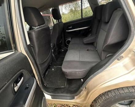 Бежевый Сузуки Гранд Витара, объемом двигателя 2 л и пробегом 204 тыс. км за 6400 $, фото 2 на Automoto.ua