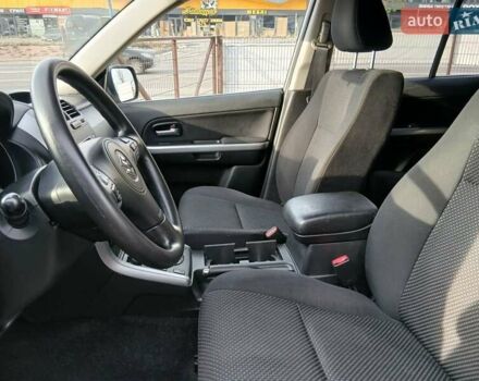 Бежевый Сузуки Гранд Витара, объемом двигателя 2 л и пробегом 260 тыс. км за 7100 $, фото 19 на Automoto.ua