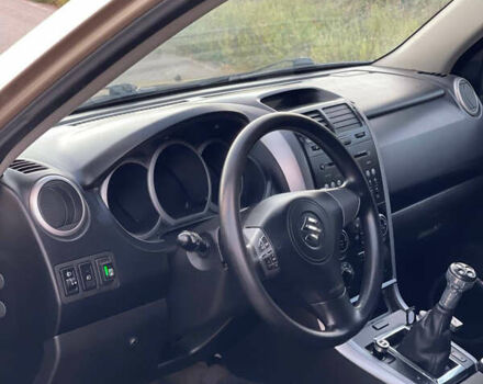 Бежевый Сузуки Гранд Витара, объемом двигателя 2 л и пробегом 197 тыс. км за 7000 $, фото 21 на Automoto.ua