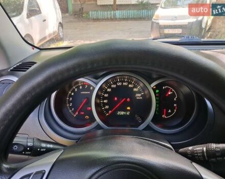 Бежевий Сузукі Гранд Вітара, об'ємом двигуна 2 л та пробігом 208 тис. км за 7600 $, фото 3 на Automoto.ua