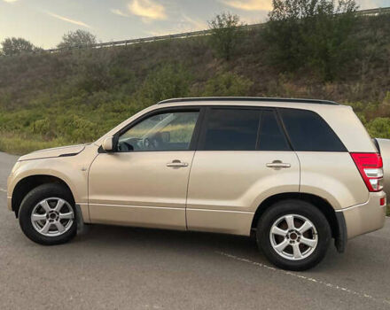 Бежевый Сузуки Гранд Витара, объемом двигателя 2 л и пробегом 197 тыс. км за 7000 $, фото 2 на Automoto.ua