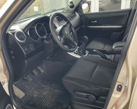 Бежевый Сузуки Гранд Витара, объемом двигателя 2 л и пробегом 300 тыс. км за 3400 $, фото 10 на Automoto.ua