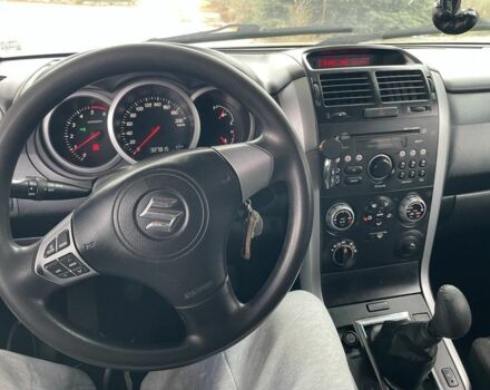 Бежевый Сузуки Гранд Витара, объемом двигателя 2 л и пробегом 300 тыс. км за 3400 $, фото 11 на Automoto.ua