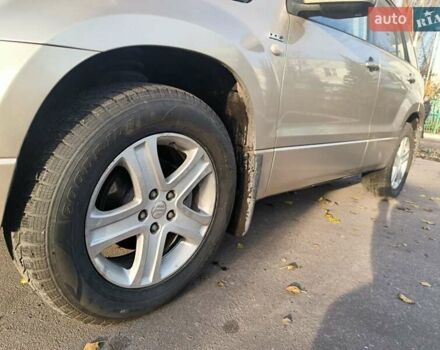 Бежевый Сузуки Гранд Витара, объемом двигателя 2 л и пробегом 110 тыс. км за 7500 $, фото 5 на Automoto.ua