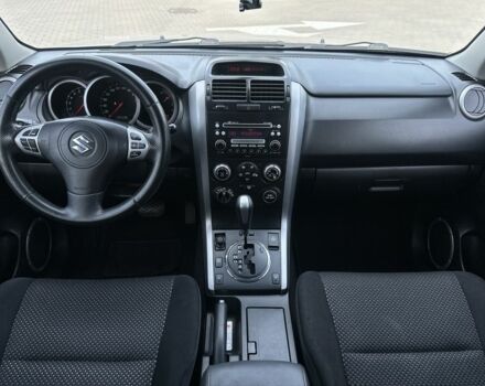 Бежевый Сузуки Гранд Витара, объемом двигателя 2 л и пробегом 242 тыс. км за 7500 $, фото 2 на Automoto.ua