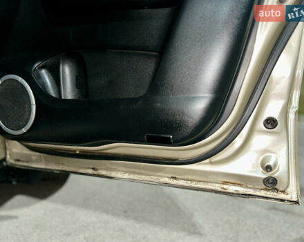 Бежевый Сузуки Гранд Витара, объемом двигателя 2 л и пробегом 236 тыс. км за 6500 $, фото 12 на Automoto.ua