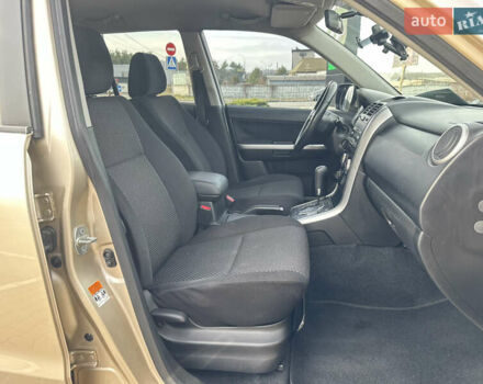 Бежевый Сузуки Гранд Витара, объемом двигателя 2 л и пробегом 242 тыс. км за 7500 $, фото 35 на Automoto.ua