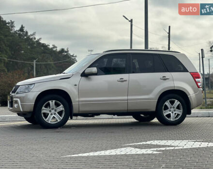 Бежевый Сузуки Гранд Витара, объемом двигателя 2 л и пробегом 242 тыс. км за 7500 $, фото 7 на Automoto.ua