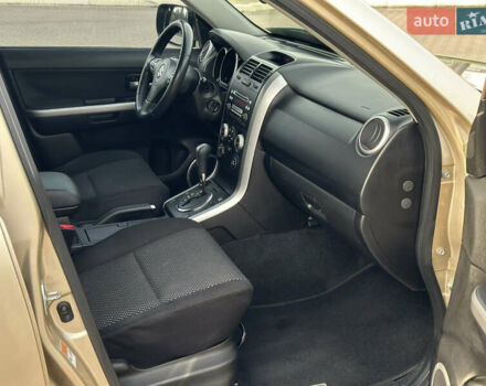 Бежевый Сузуки Гранд Витара, объемом двигателя 2 л и пробегом 242 тыс. км за 7500 $, фото 34 на Automoto.ua