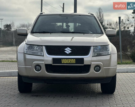 Бежевый Сузуки Гранд Витара, объемом двигателя 2 л и пробегом 242 тыс. км за 7500 $, фото 2 на Automoto.ua