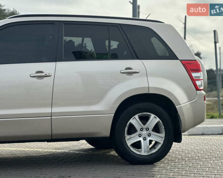 Бежевый Сузуки Гранд Витара, объемом двигателя 2 л и пробегом 242 тыс. км за 7500 $, фото 9 на Automoto.ua