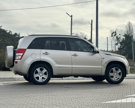 Бежевый Сузуки Гранд Витара, объемом двигателя 2 л и пробегом 242 тыс. км за 7500 $, фото 5 на Automoto.ua