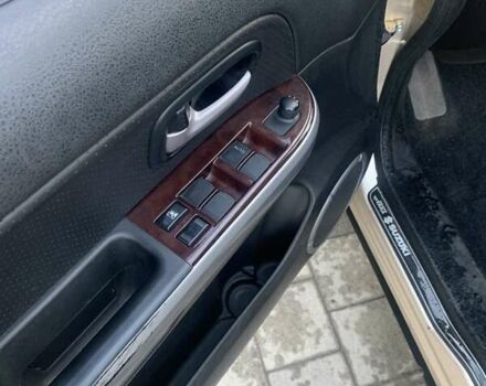 Бежевый Сузуки Гранд Витара, объемом двигателя 2 л и пробегом 210 тыс. км за 6500 $, фото 18 на Automoto.ua